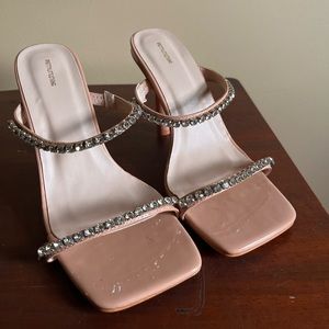 Nude Sandals with crystals.